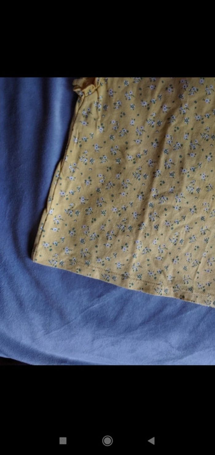 Tee shirt chemise sans manche Fille 18 mois Kiabi Eco conception 100% coton jaune à fleurs blanches - photo numéro 5