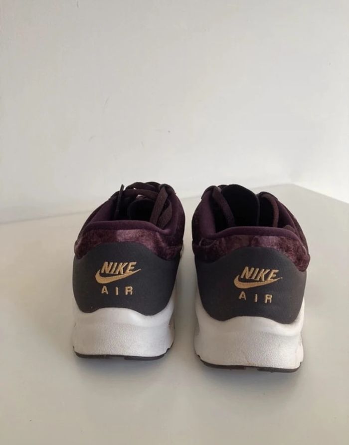 Paire de Nike mauve en velours taille 36.5 - photo numéro 3