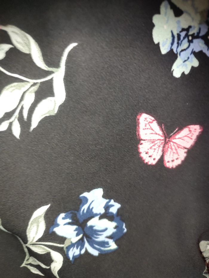 gilet noir à fleurs - photo numéro 3