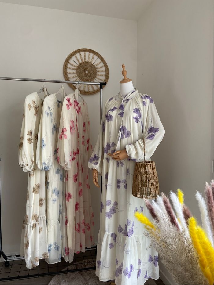 Robe fleurie violette - photo numéro 3