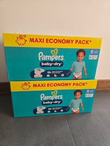 Couches pampers taille 5 baby dry 