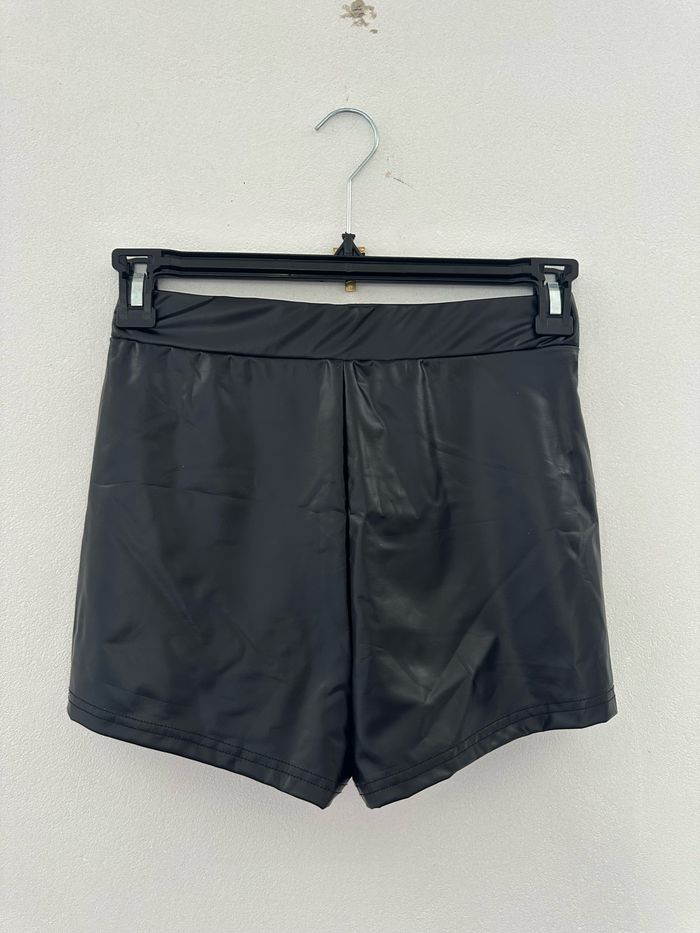 🖤 Sublime short en similicuir Shein 🖤 - photo numéro 3
