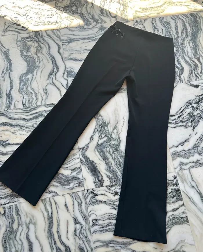 Pantalon style y2k évasé noir avec détail laçage taille 32/34 - photo numéro 4