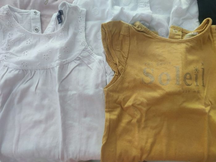 Lot 14 t-shirts Kiabi 18 mois - photo numéro 2