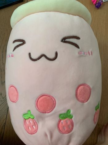 Peluche bubble tea qui fait de la lumière
