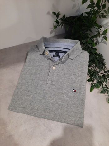 Polo Tommy Hilfiger gris – Taille S – Coupe classique