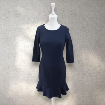 Robe ajustée à volants manches trois-quarts bleu marine Zara taille S