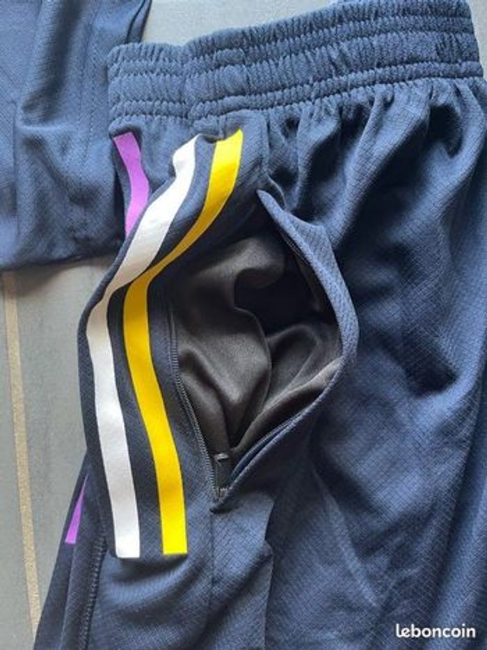 Ensemble maillot + short a poches real madrid - photo numéro 3