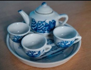 Service à thé miniatures vintage en porcelaine