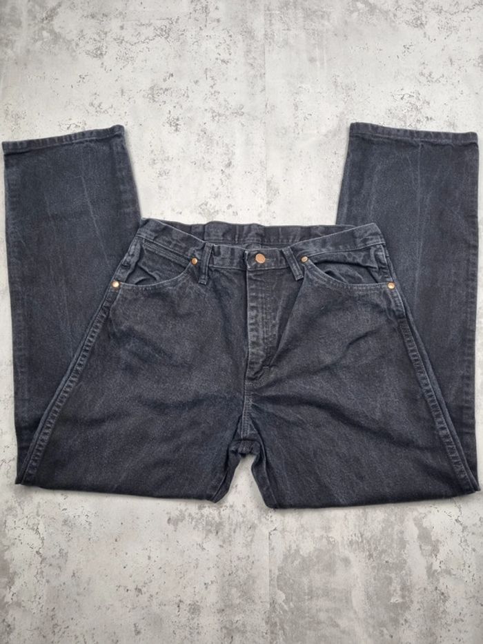 Jean Wrangler noir Taille 34x32 (mesures en photos) - photo numéro 2