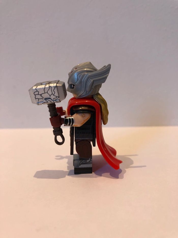 Figurine type lego Jane Foster. Marvel - photo numéro 2