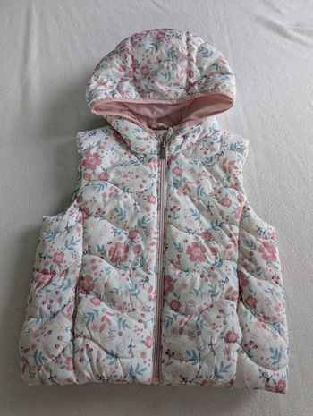 Doudoune sans manche motif floral rose - 110 - C&A