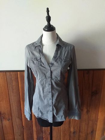 Chemise grise cintrée