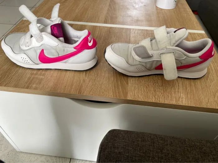 Nike fille à scratch pointure taille 35 - photo numéro 3