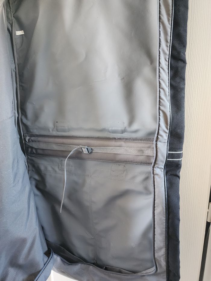 Sac de voyage pour costume.  Delsey - photo numéro 7