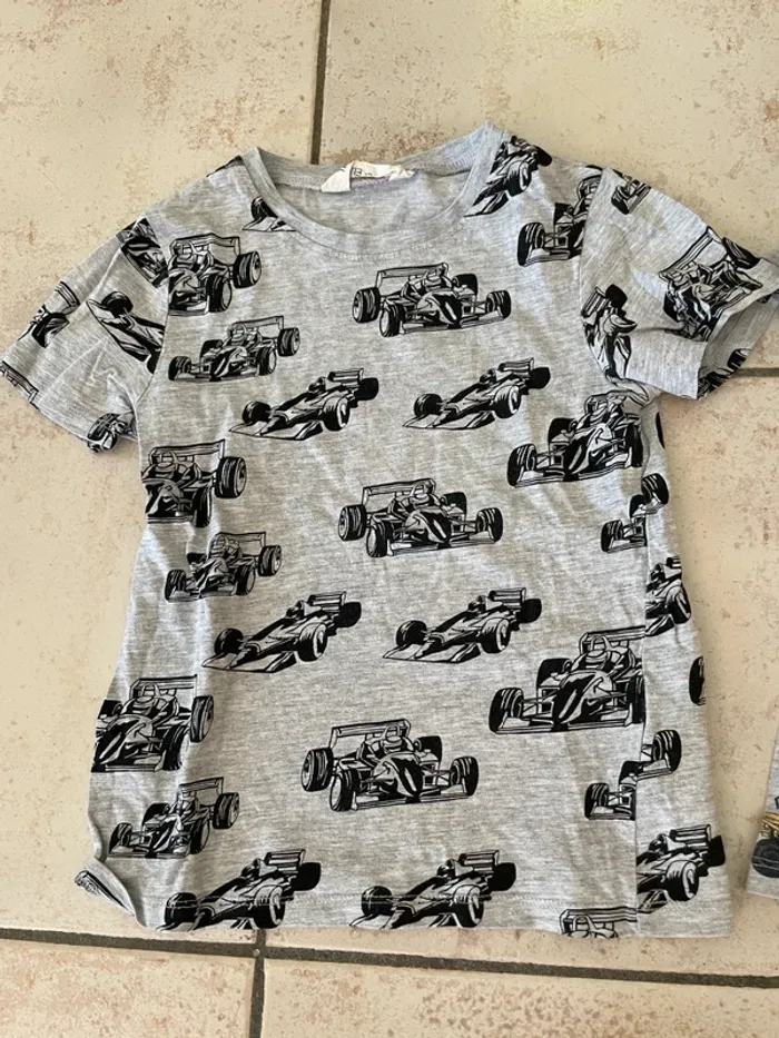 2 Teeshirts manches courtes 4-6ans H&M - photo numéro 2