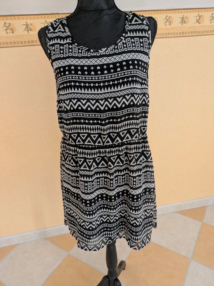 Robe été tendance 38 M h et m bon état