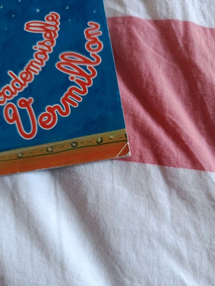 Livre Mademoiselle Vermillon - photo numéro 3