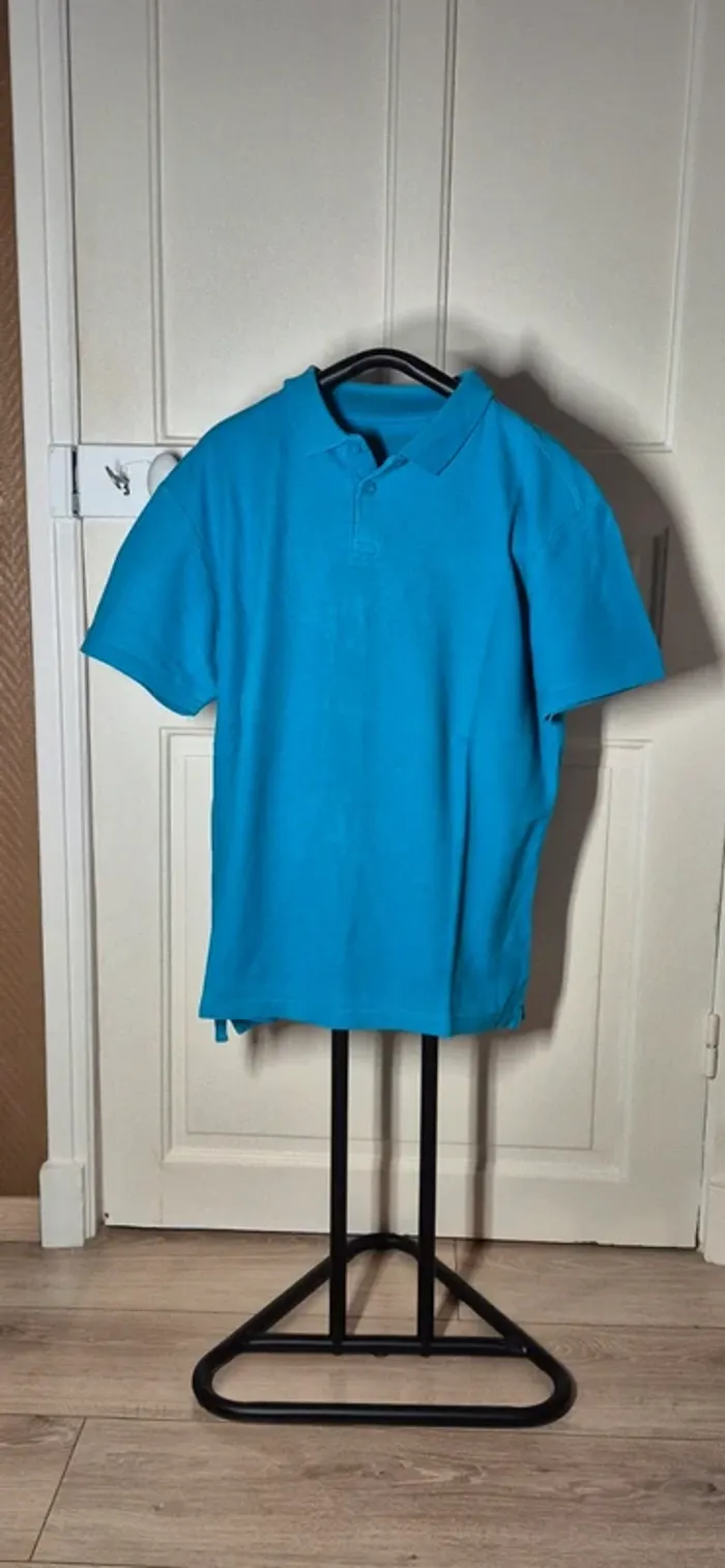 Polo bleu