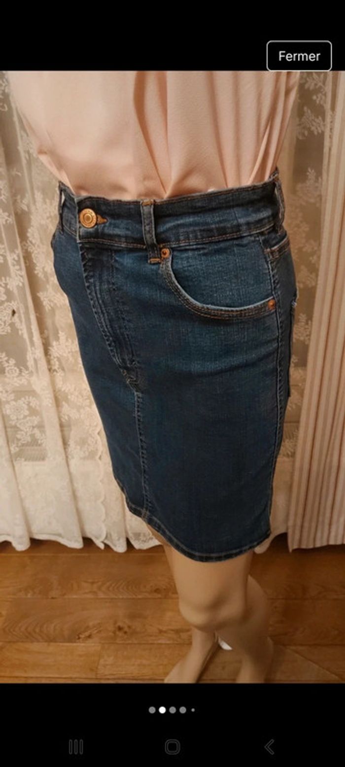 Mini Jupe en jeans Stradivarius eur 36 - photo numéro 2