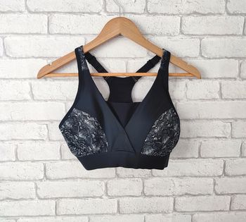Brassière de sport noire taille L neuve