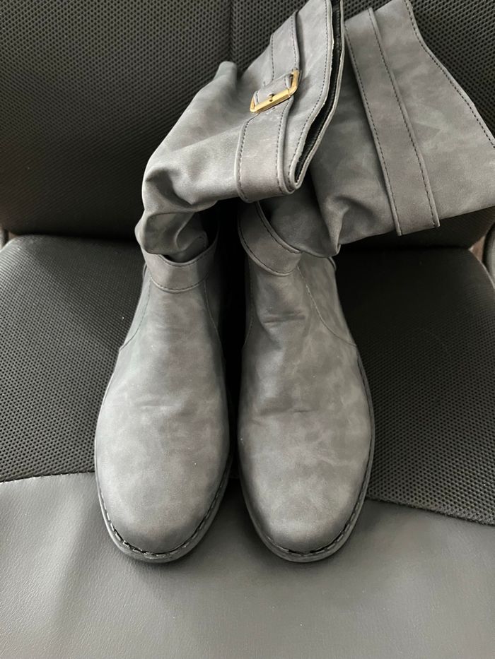 Paire de botte femme toute neuve