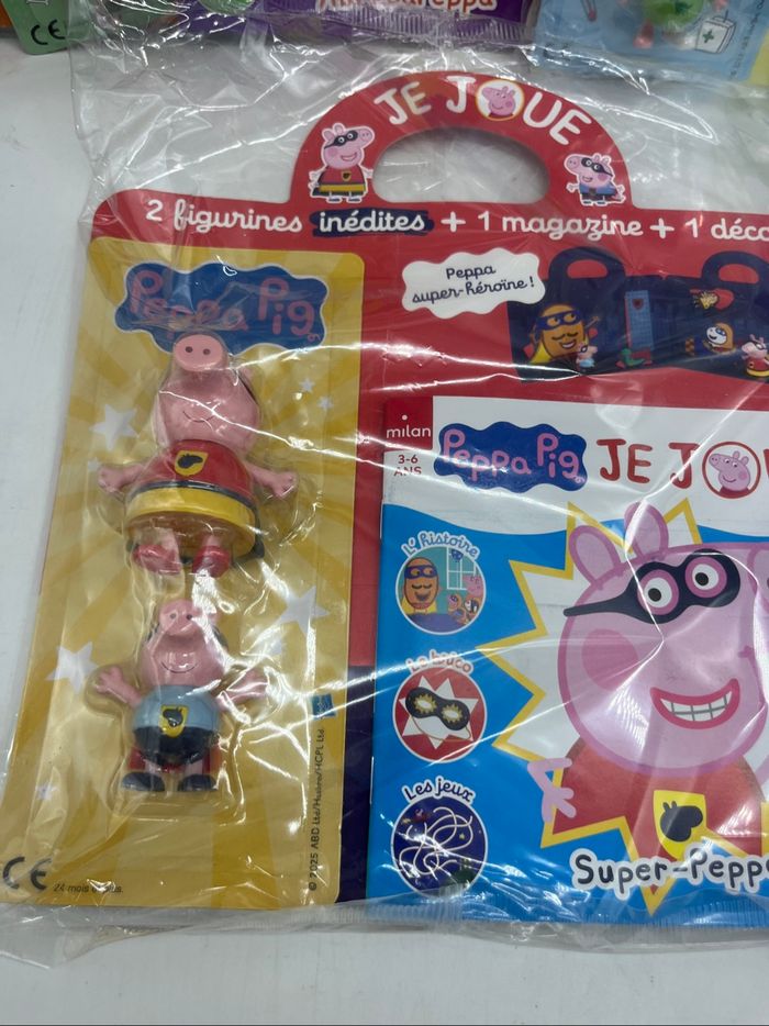 Lot de 5 magazines livre d’activités Peppa Pig Je joue avec ses figurines inédite - photo numéro 2