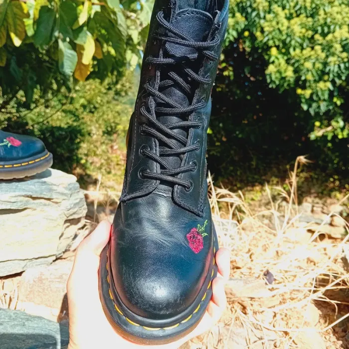 Dr. Martens Vonda roses brodées 37 - photo numéro 3