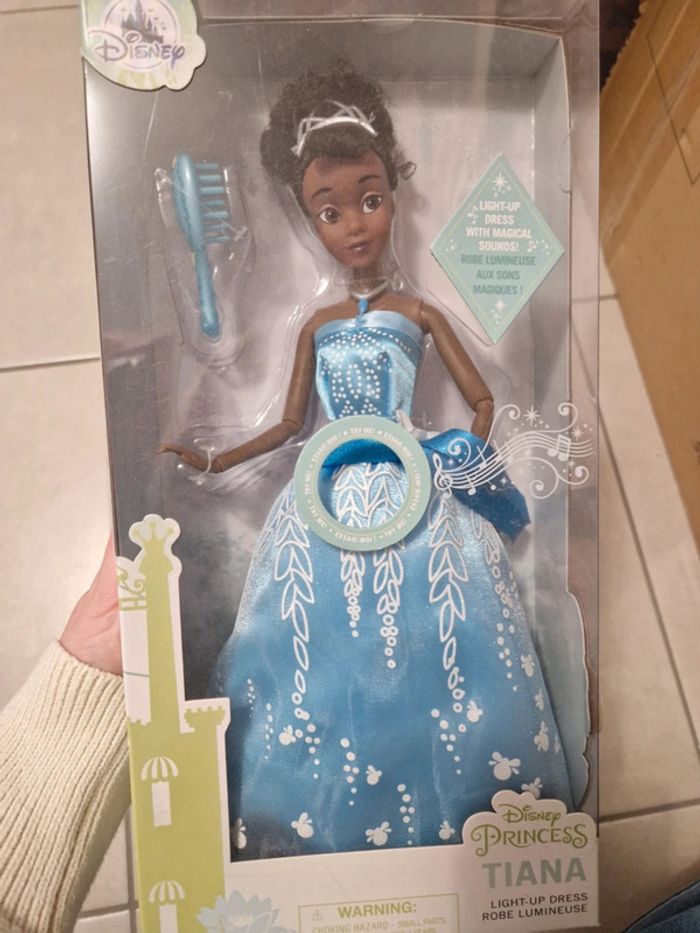 Poupee disney tiana officiel neuf