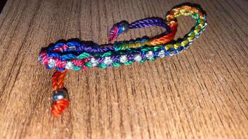 Bracelet réglable multicolores à strass