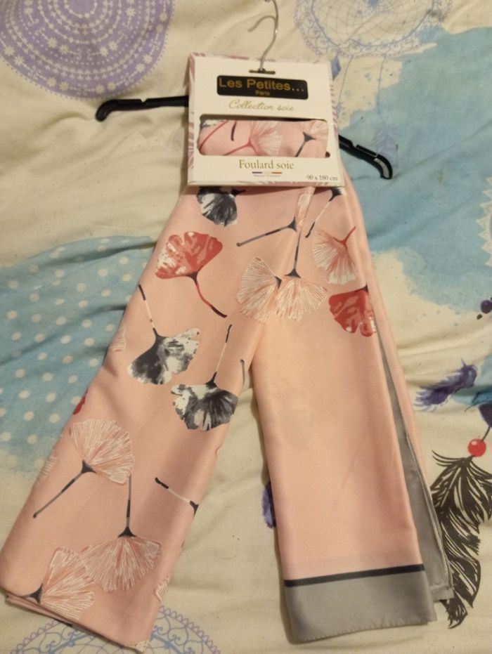 Joli foulard - photo numéro 5