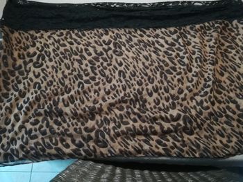 Foulard rond léopard et dentelle