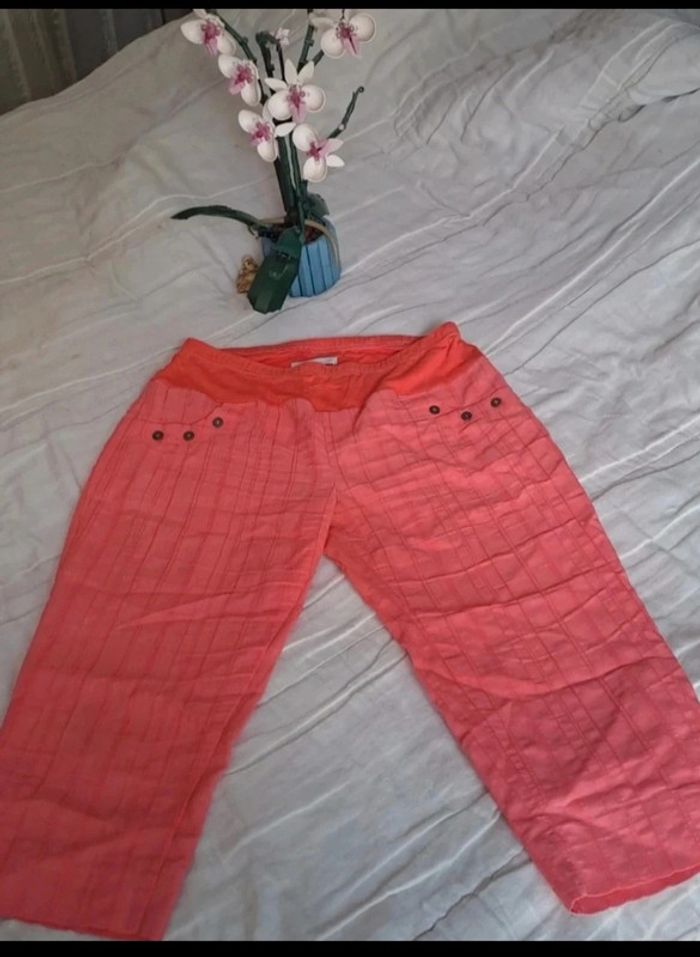 Pantacourt rose rayé. T42