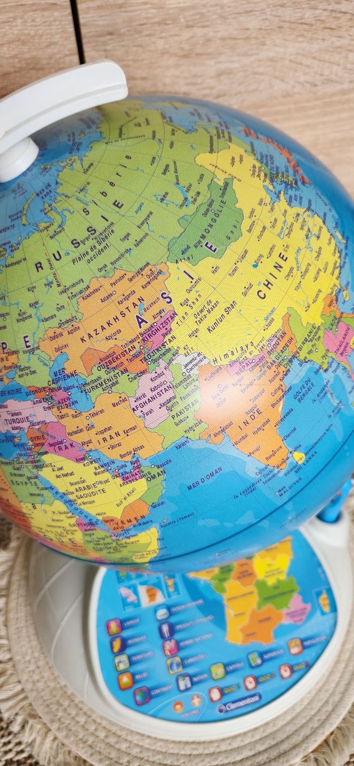 Globe 🌎 Terrestre interactif Clementoni - photo numéro 6