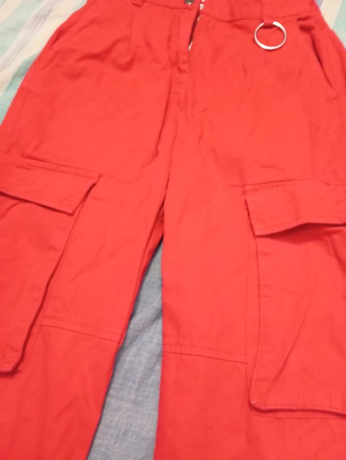 Pantalon taille haute  cargo Bershka comme Neuf taille 34 - photo numéro 3