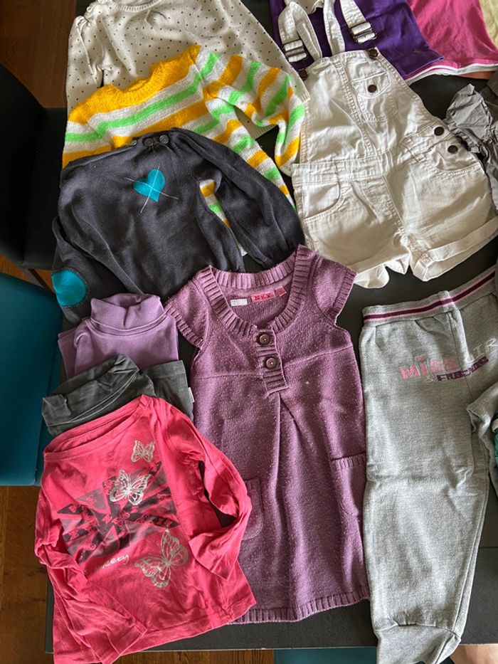 Lot de vêtements fille 4 ans - photo numéro 4