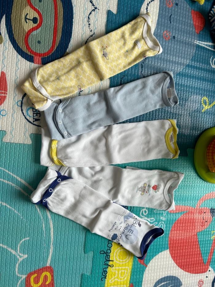 Lot de 5 bodys - photo numéro 4