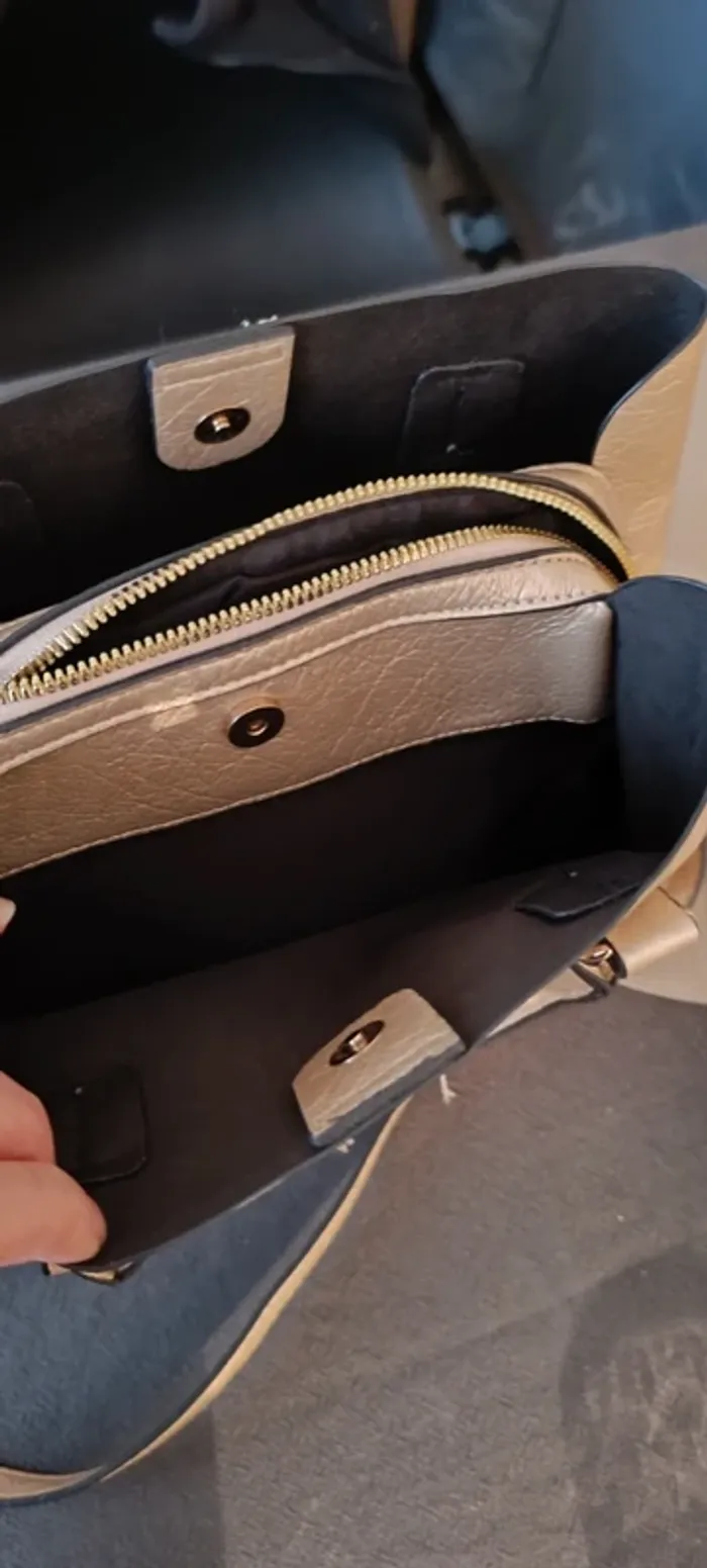 Pas de vintedgo -Sac à main doré - photo numéro 2