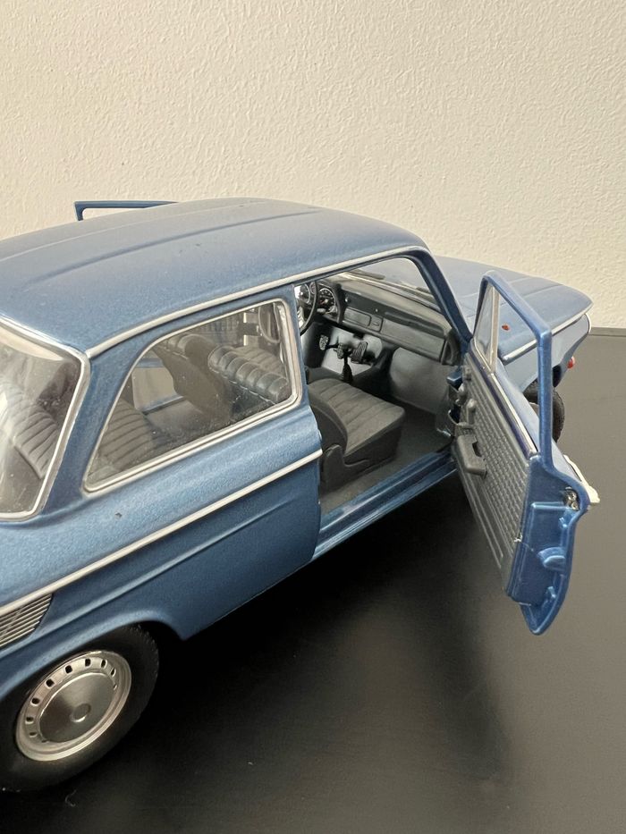 Voiture miniature Revell 1:18 – NSU TT bleue – Capot et portières ouvrants – Modèle de collection - photo numéro 3