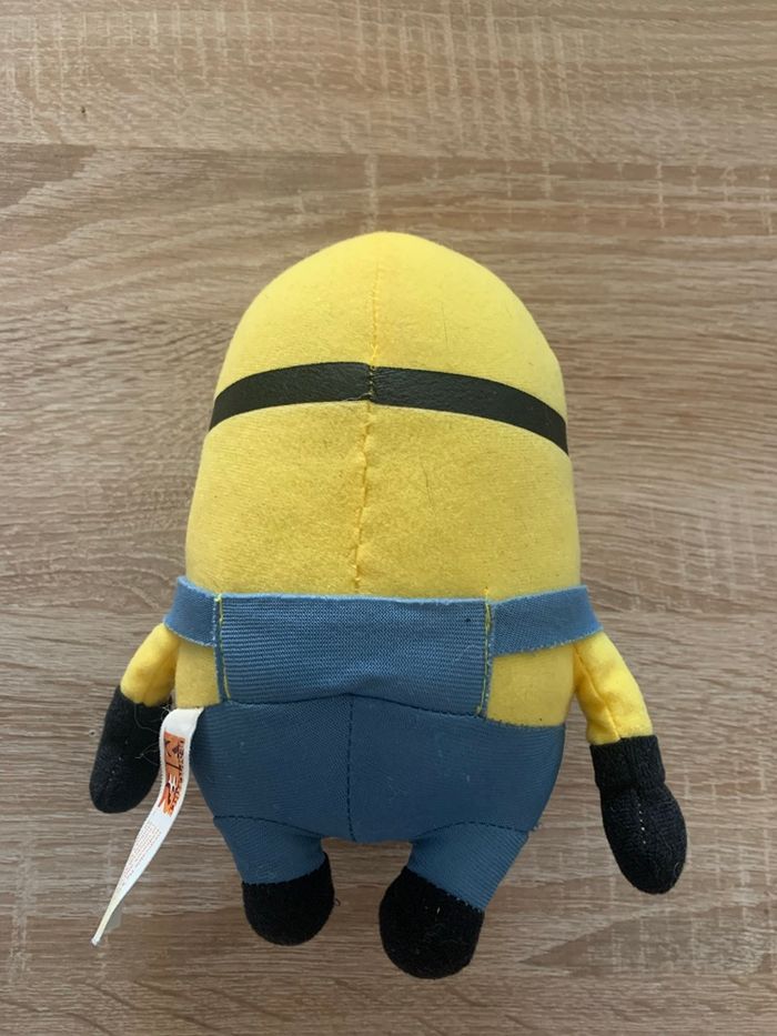 Peluche les minions 2 + 4 figurines Mac Donald’s - photo numéro 3