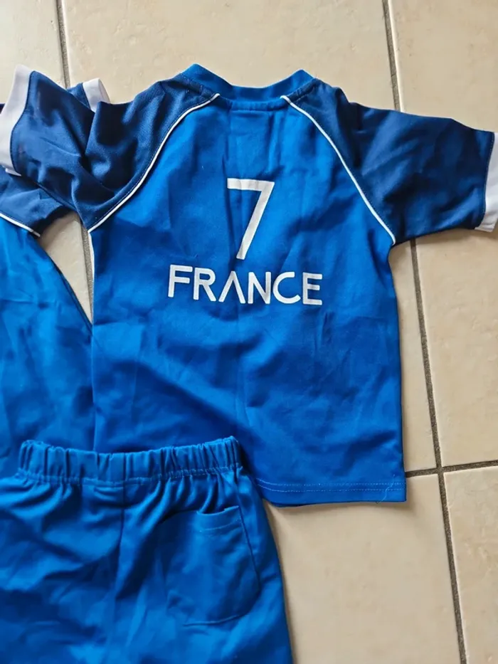 2 maillots + 1 short de foot France 3/4 ans - photo numéro 10