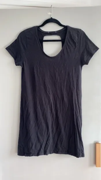Robe noire dos nu Pieces