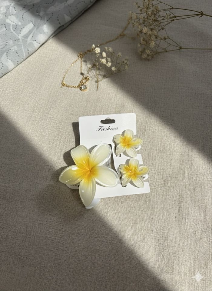 NOUVEAU ! Set Bijoux Fleur Plumeria - Rose Fuchsia & Blanc — Pince + 2 Boucles d'oreilles en Résine/Acrylique Brillante Idéal pour Soirées d'été et Festivals - photo numéro 5