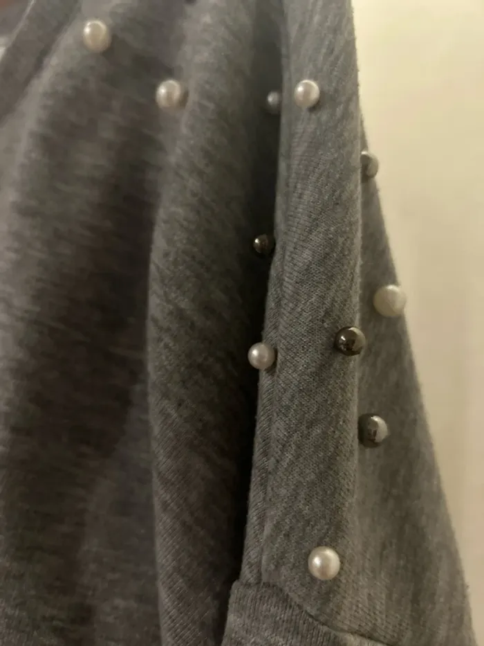 Sweat femme avec perles - photo numéro 3