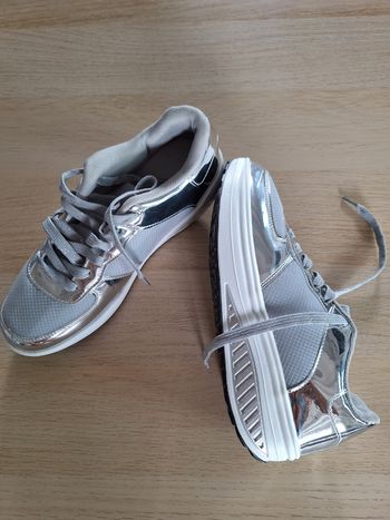 Baskets neuves gris argenté taille 41