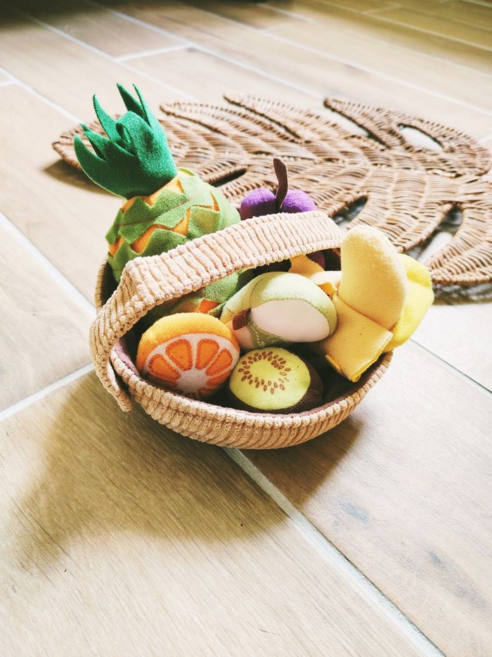 🍇 Dinette panier/corbeille marron anse avec fruits en tissu- peluche