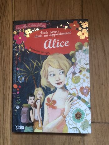 Trois sœurs dans un appartement Alice