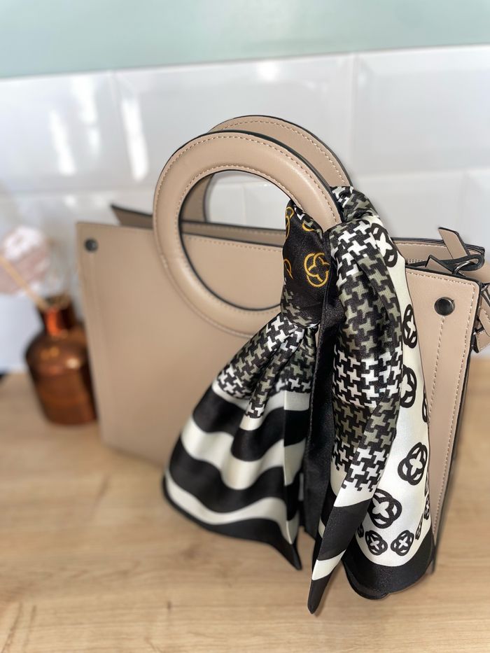 Foulard Carré de soie - photo numéro 4