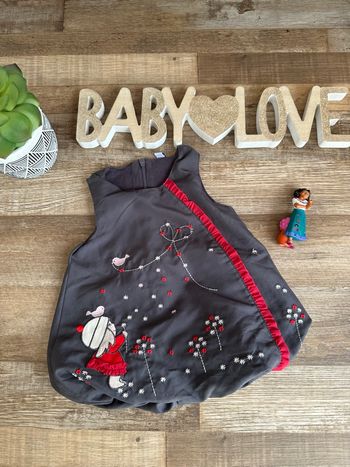 - Robe   - 3 mois - Très bon état