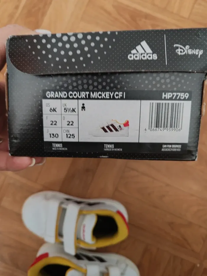 Basket adidas mickey 22 - photo numéro 2